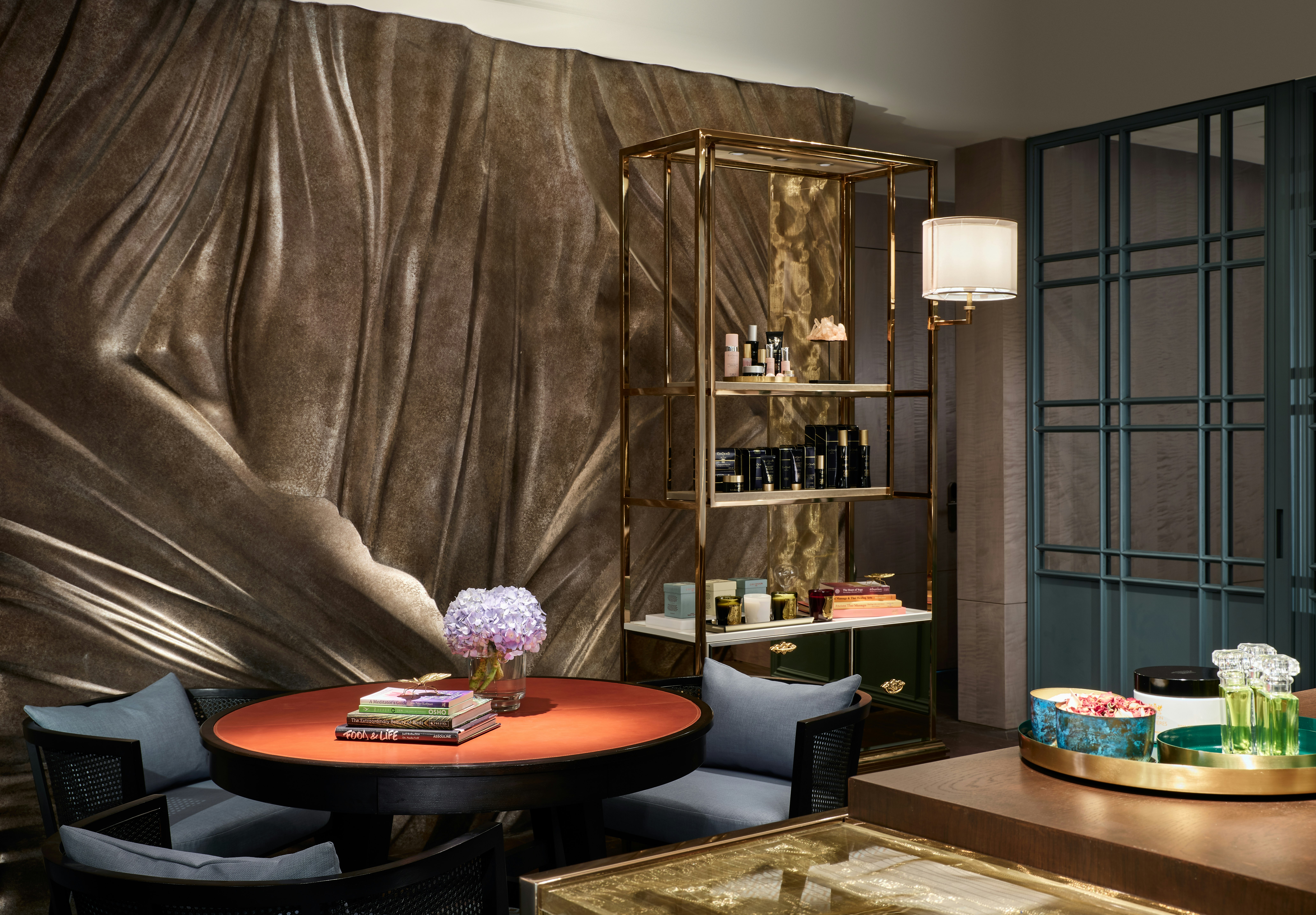 Rosewood Bangkok 56/84