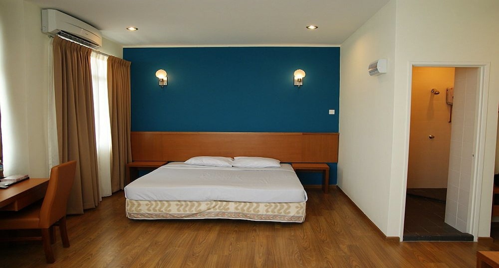 VICTORIA INN 18/46