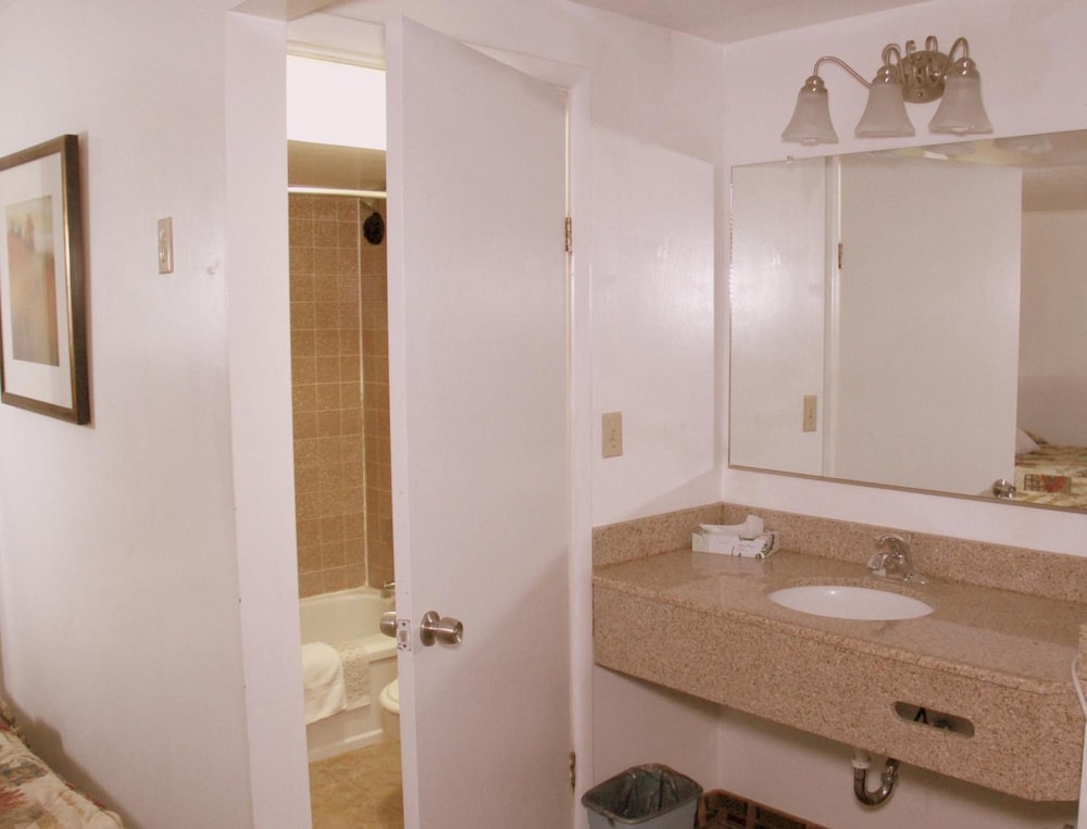 Executive Inn & Suites 32/33