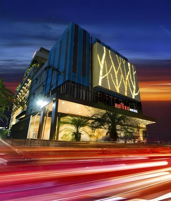 Borneo Hotel 2/37