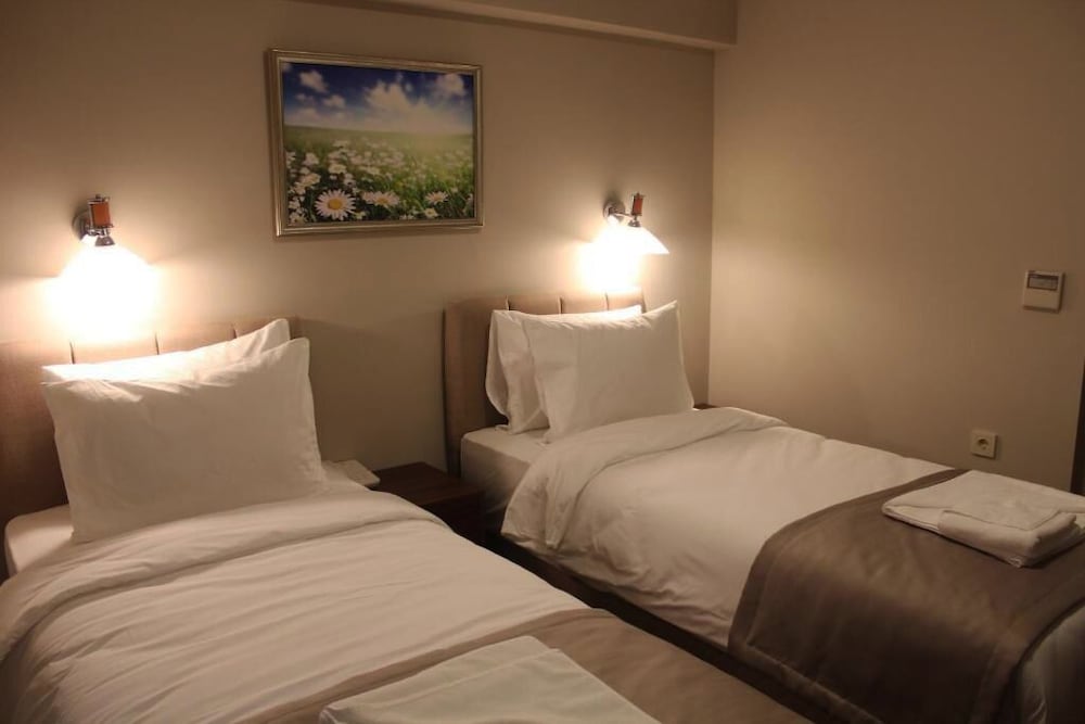 Armida City Hotel 11/21