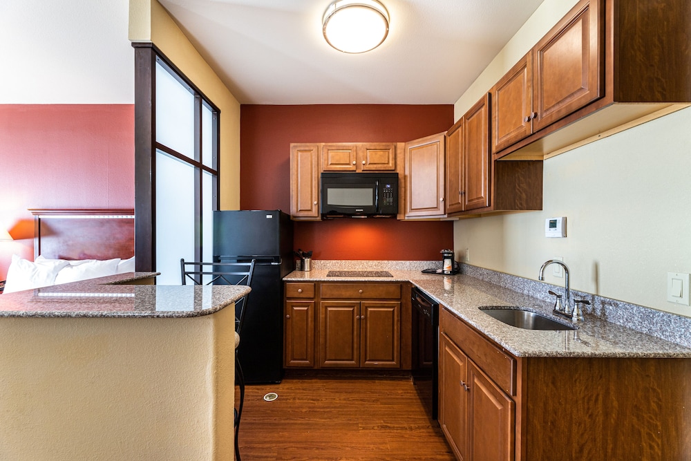 Comfort Suites At Lake Worth 40/47