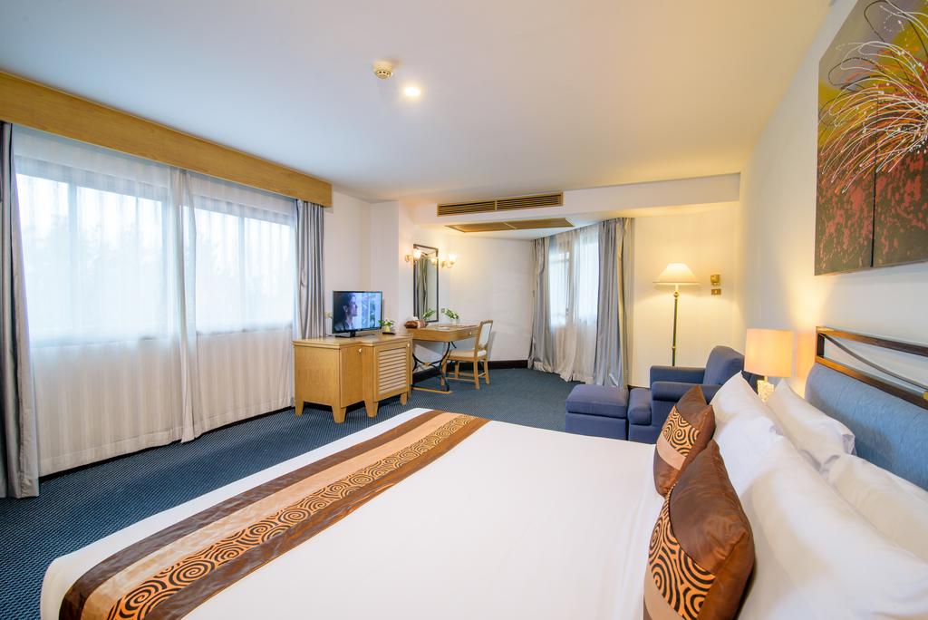 Golden Two View Suites