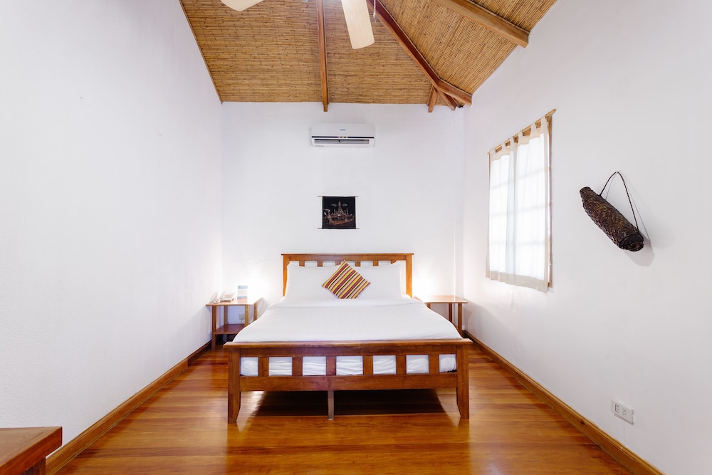 جناح عائلي بسرير كوين وسريرين منفصلين، The Strand Boutique Resort 2/10