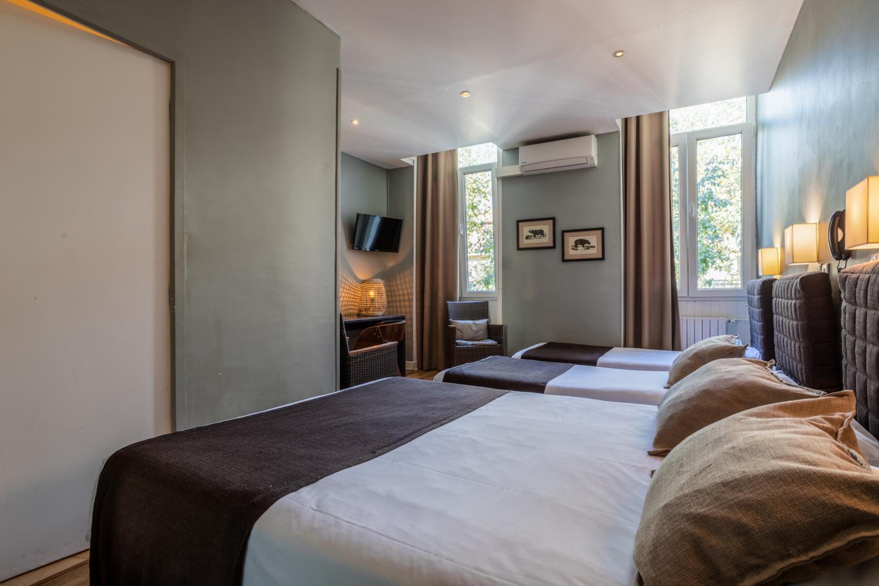Family, 1 Double and 1 Single Bed