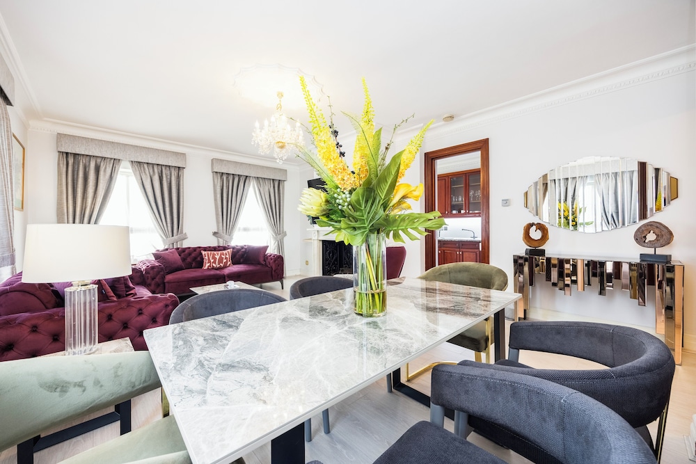 Carlton Court 26/50