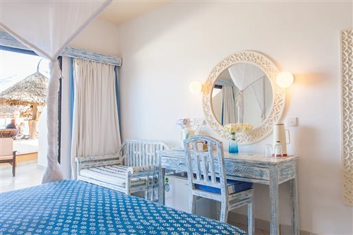 Room, Double or Twin Bed, Ocean Front