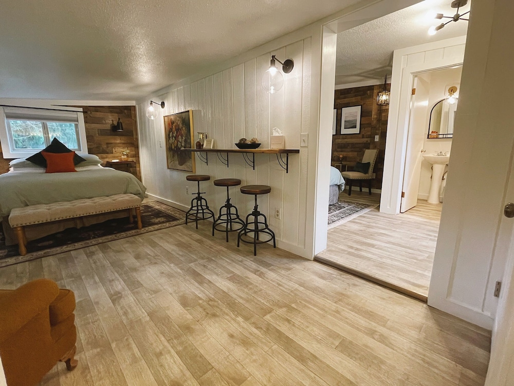 Emerald Valley Inn 57/74