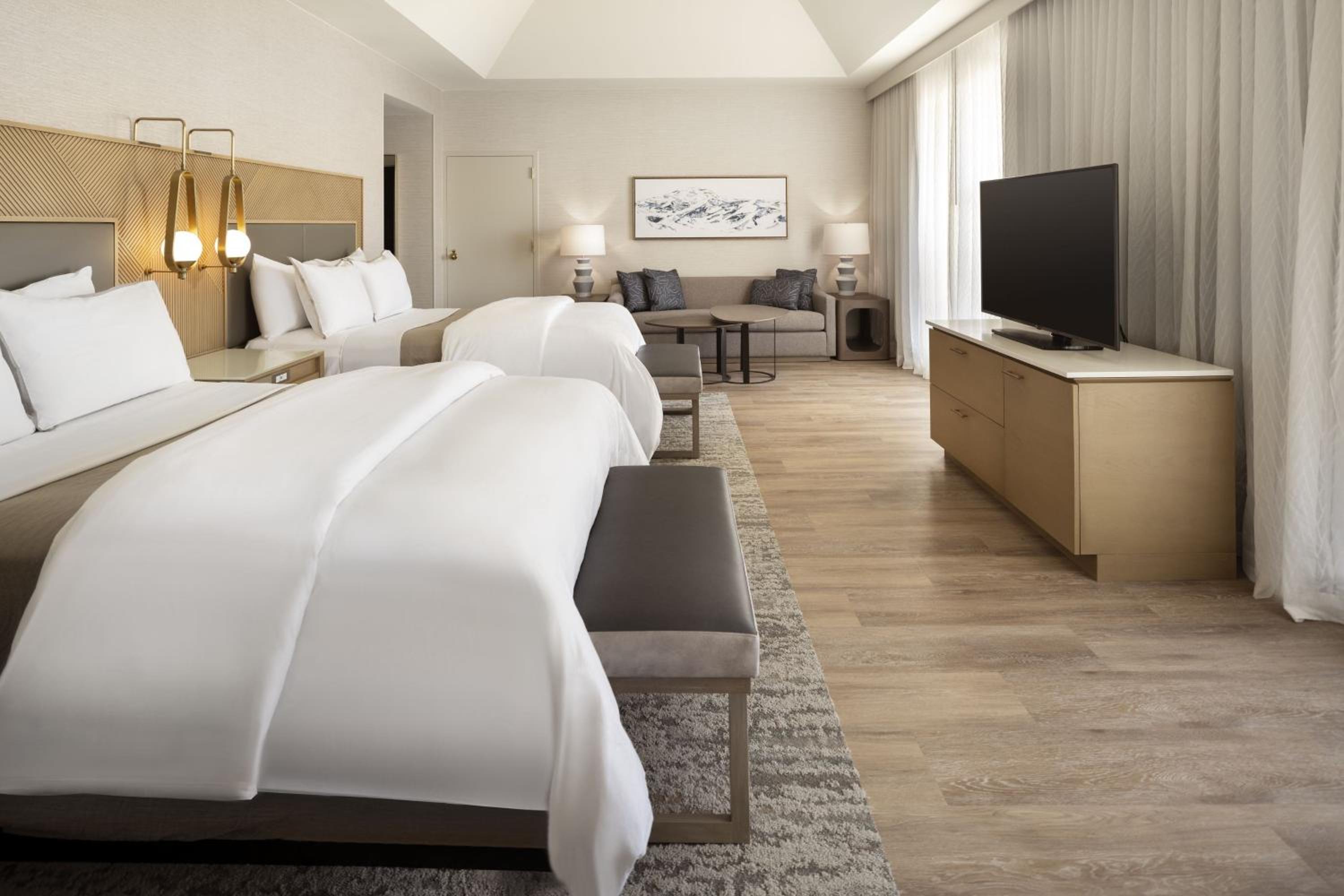 Luxury, Suite, 2 Queen Beds, City and Mountain View