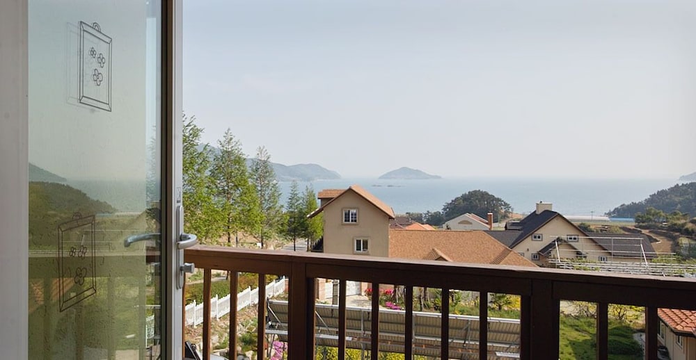 Namhae U.S. Town Bins House Pension 29/37