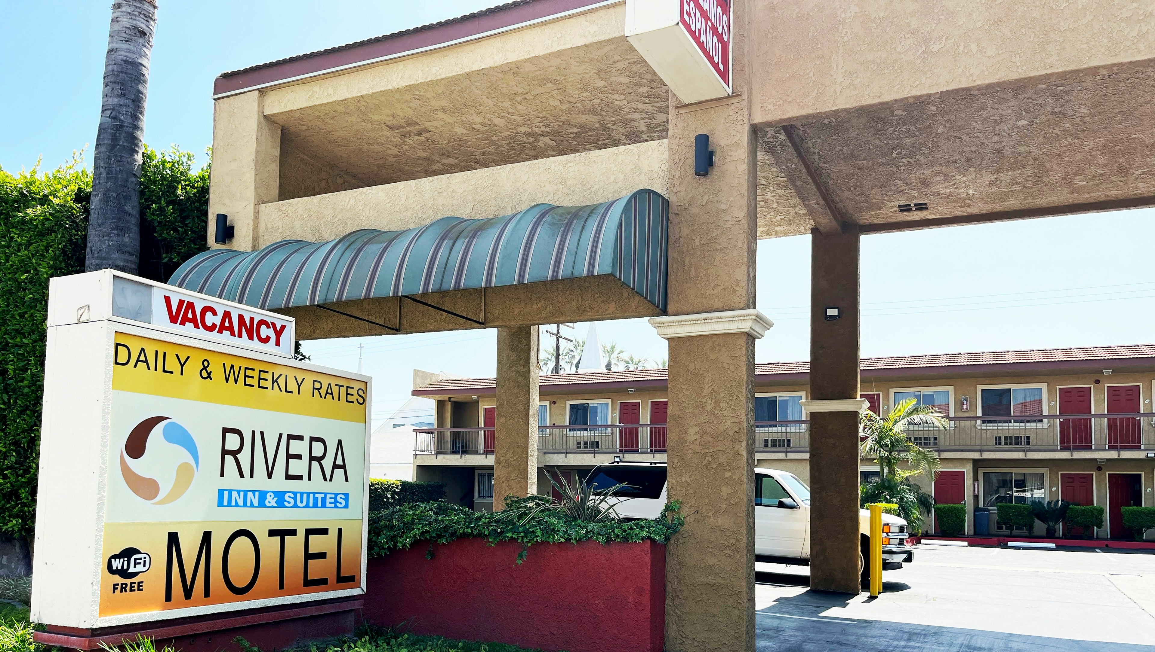 Rivera Motel 4/26