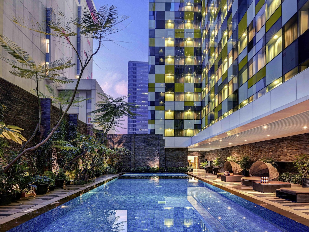 Grand Mercure Jakarta Harmoni 66/68