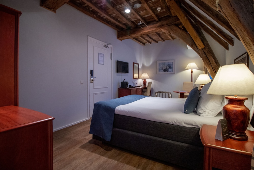 Grand Hotel De Draak and Residence Dagmara 16/43
