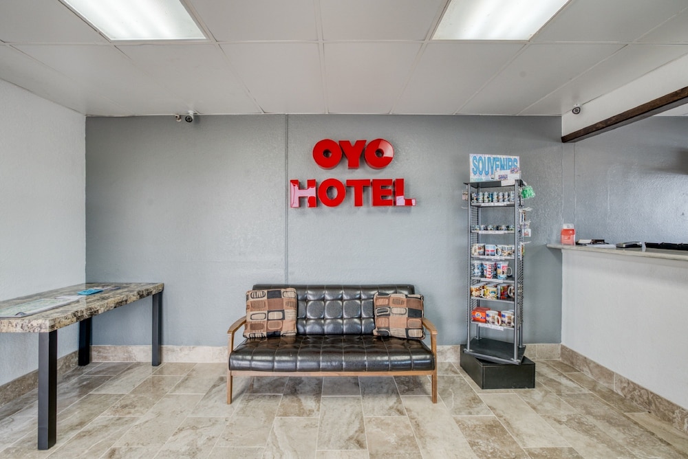 OYO Hotel San Antonio Lackland Air Force Base West 35/44