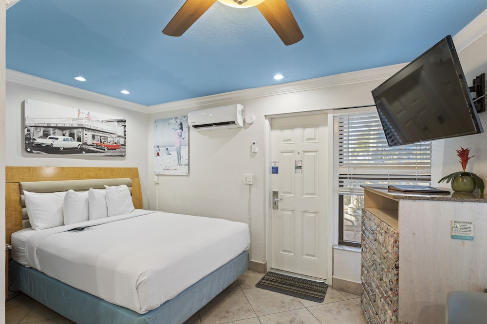 Plaza Beach Hotel Beachfront Resort 7/47