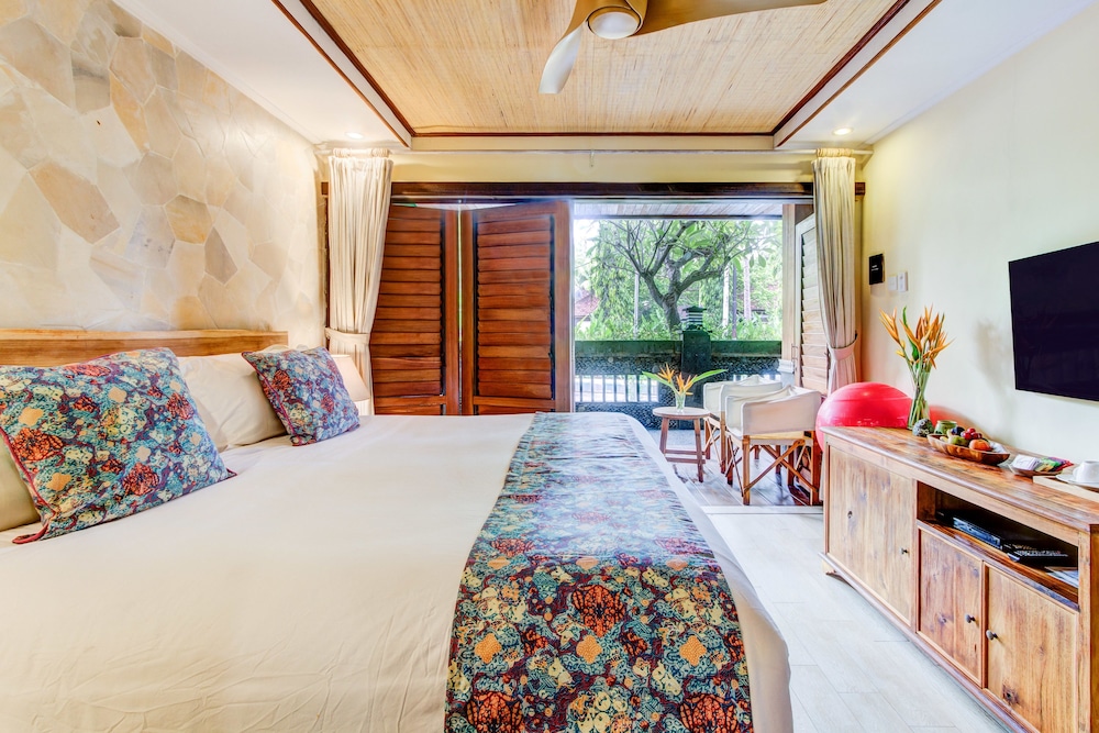 Bombora Medewi Wavelodge 23/66