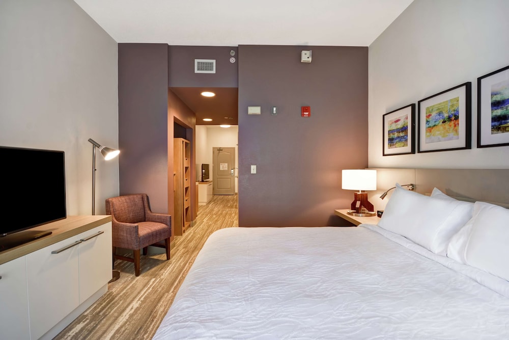 Hilton Garden Inn Panama City 11/69