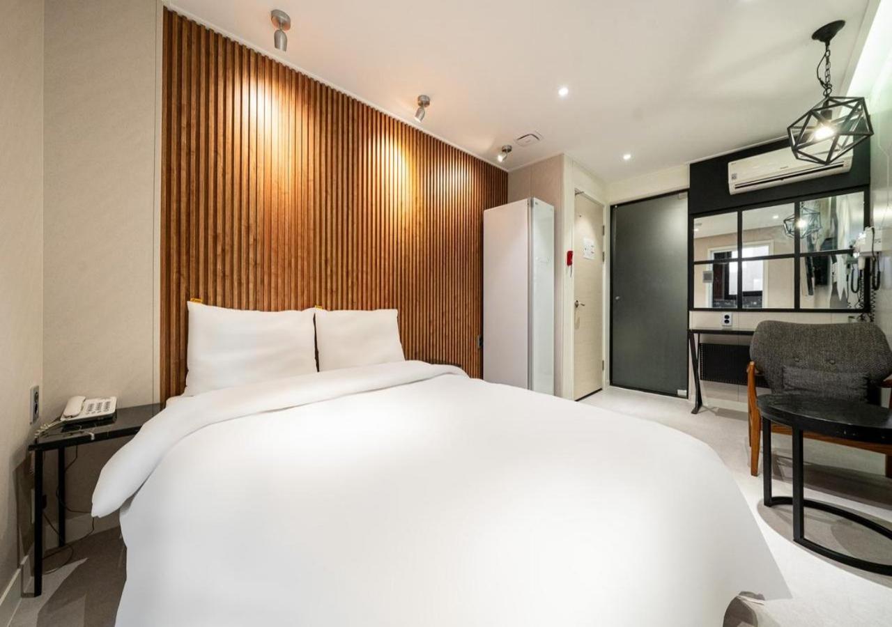 Hotel Salmon 10/50