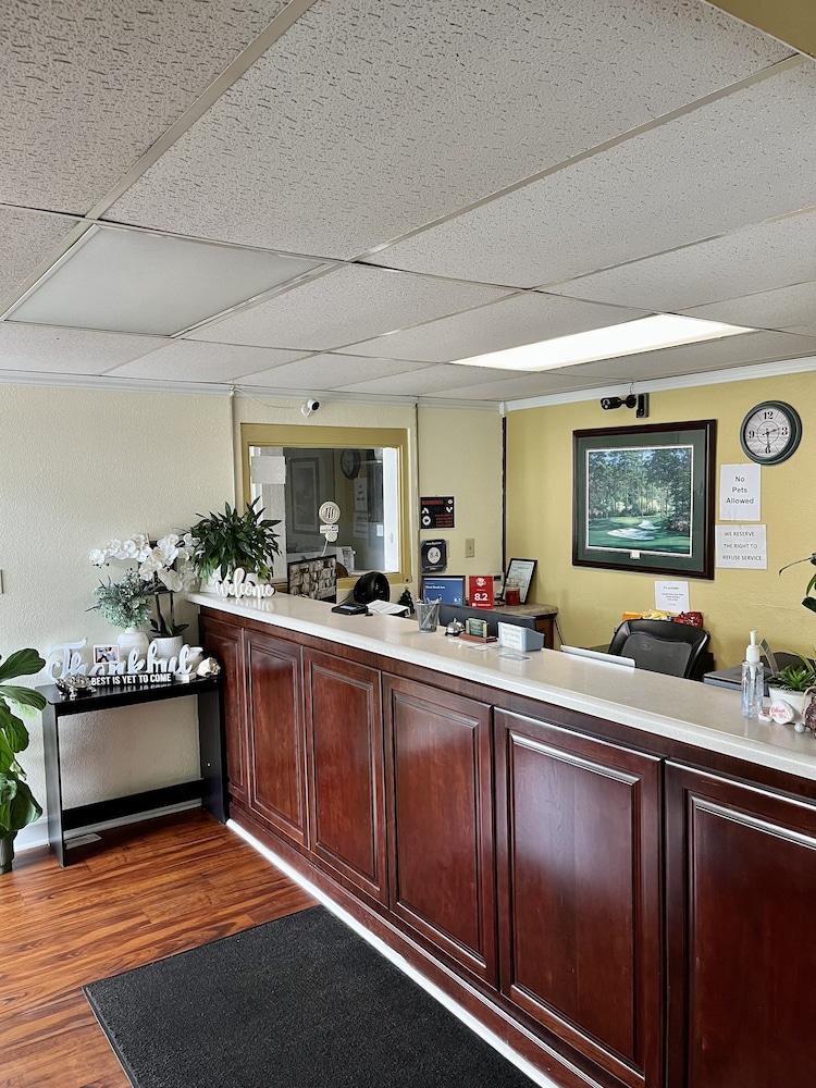 West Bank Inn 10/60