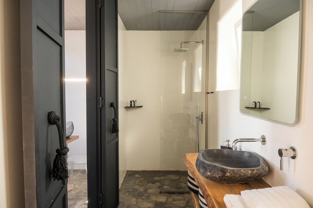 Mykonos Dot - Art Homes 42/46