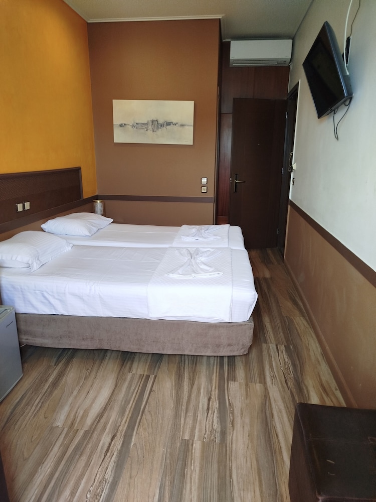 Ephira Hotel 23/56