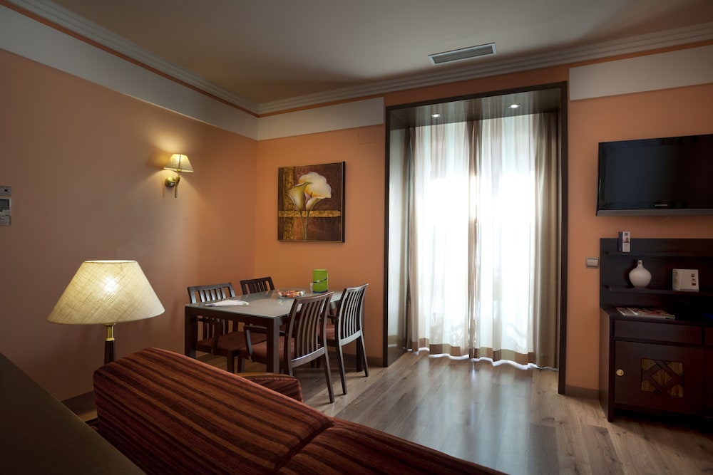 Suites Gran Via 44 Hotel 33/51