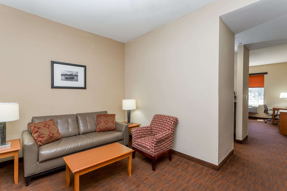 Baymont by Wyndham Savannah/Garden City 42/56