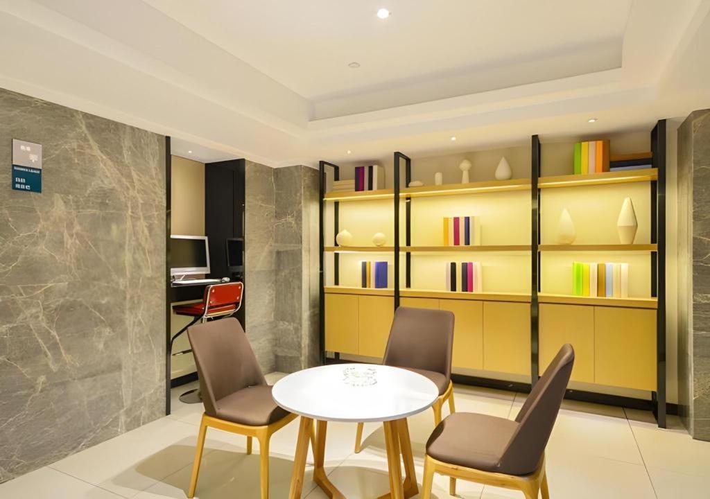 City Comfort Inn Jingzhou Wanda Plaza 32/42