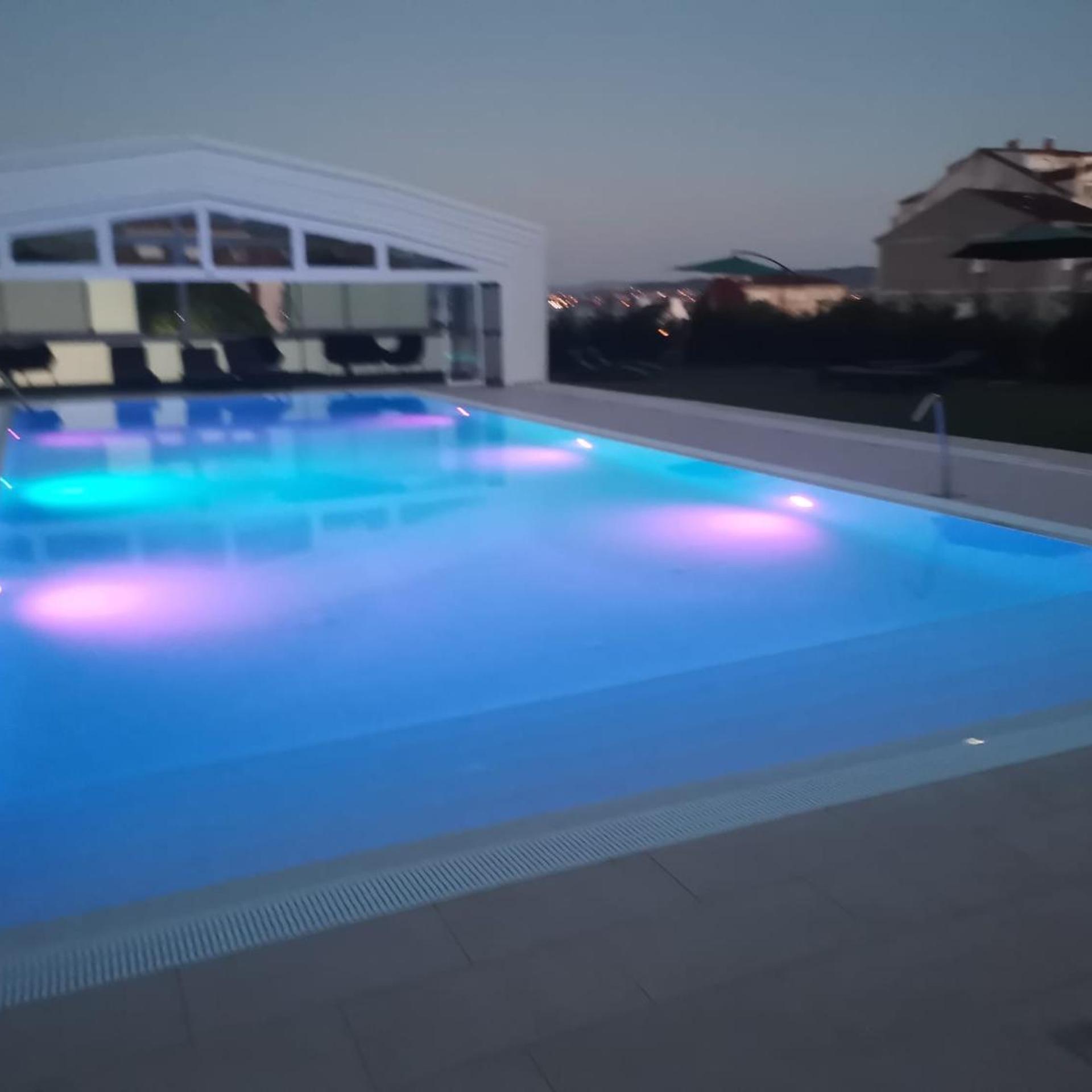 APARTAMENTOS LA TOJA 16/30