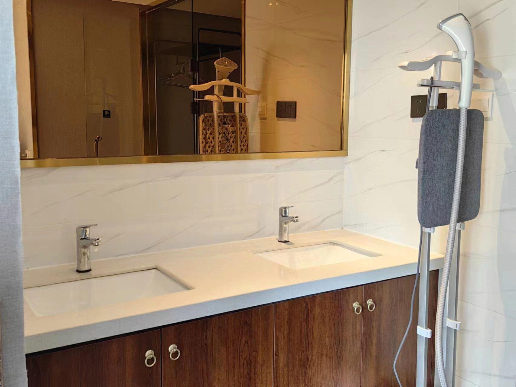James Joyce Coffetel Hotel (Jinan West Railway Station Convention and Exhibition Center) 46/47