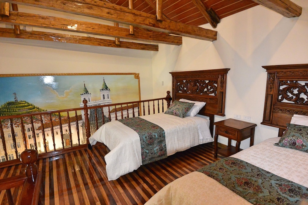 FAMILY, MULTIPLE BEDS