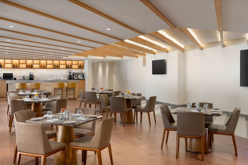 Ramada Encore by Wyndham Lucknow Airport 40/48