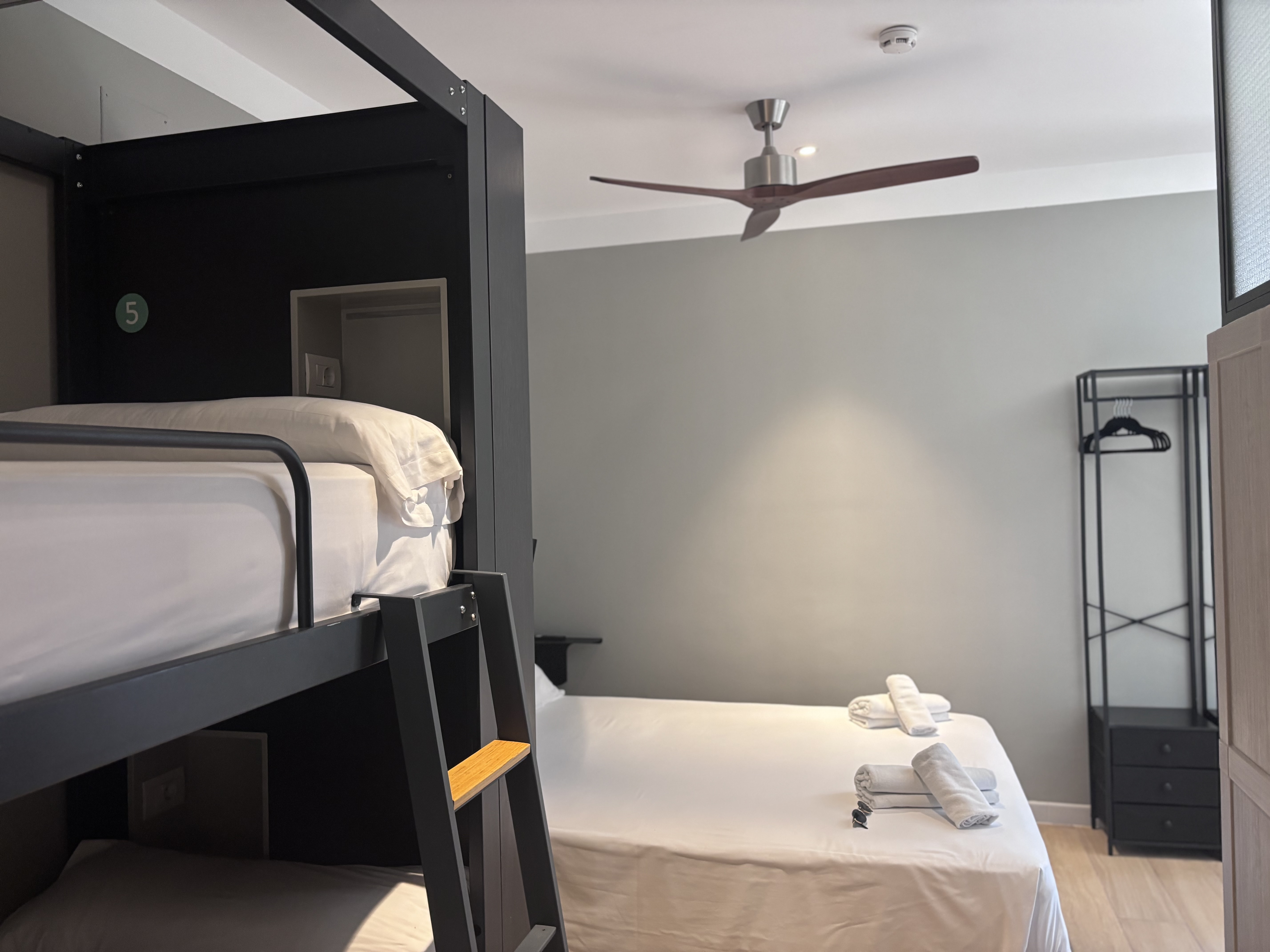 غرفة عائلية، Hostel Complutum 4/5
