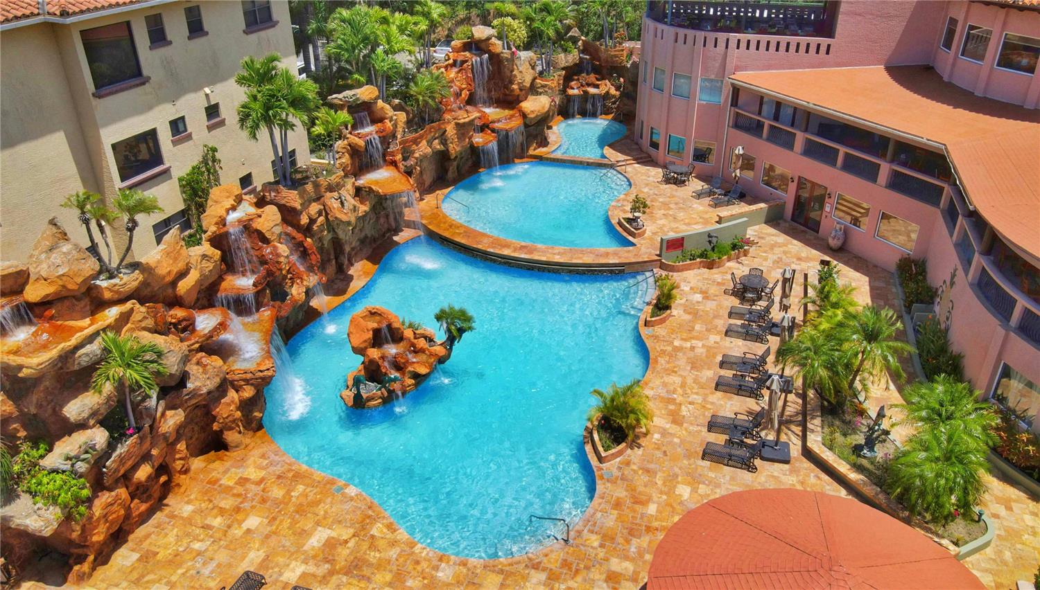 Clarion Suites Roatan at Pineapple Villas 33/46