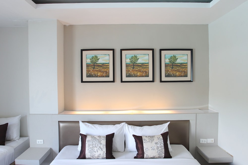MUST SEA HOTEL(FORMERLY MUSSEE KATA BOUTIQUE) 54/70