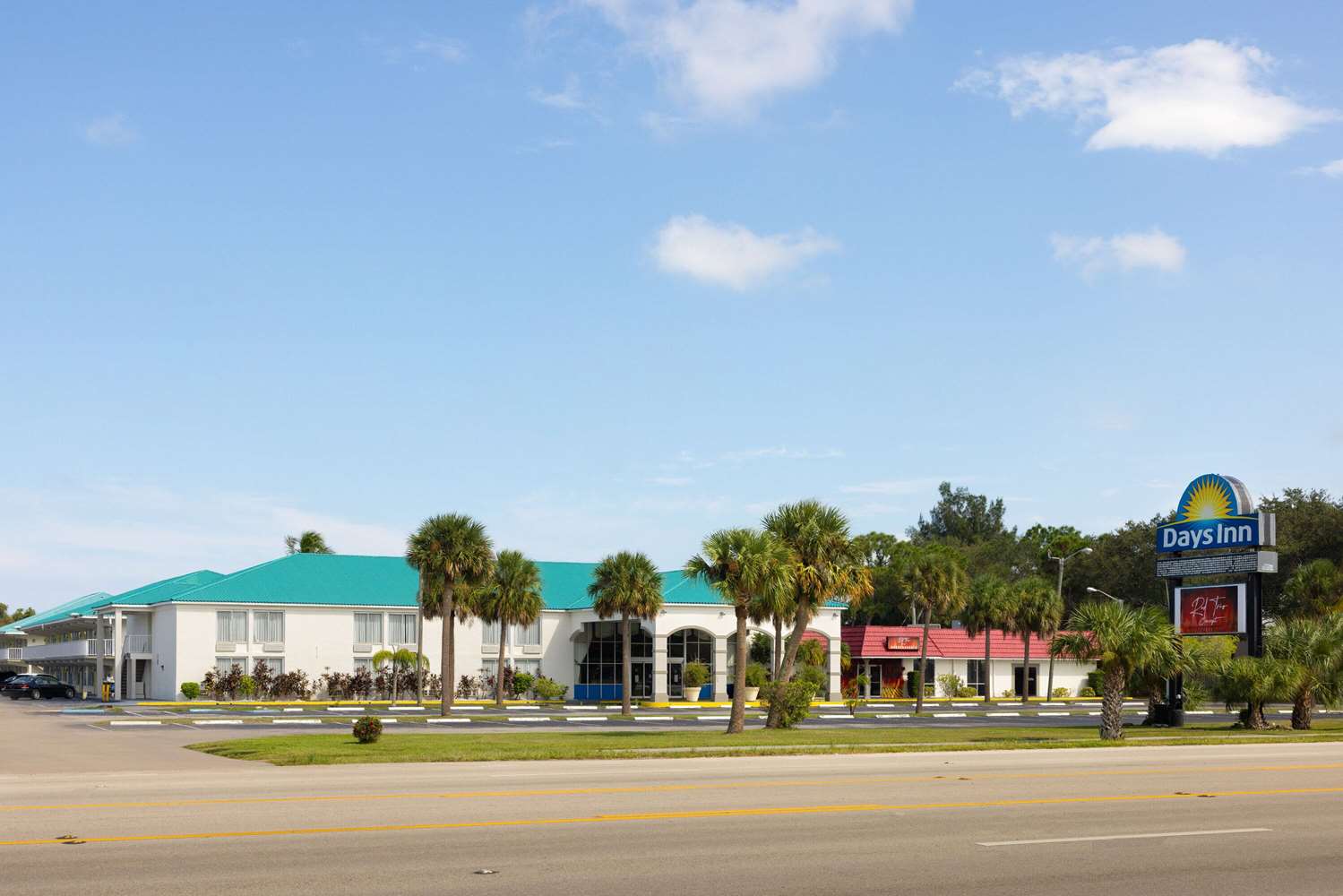 Days Inn by Wyndham Fort Pierce Midtown 8/55