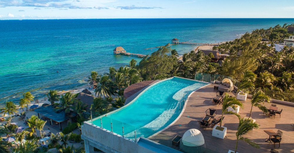 Mvngata Beach Hotel 25/50