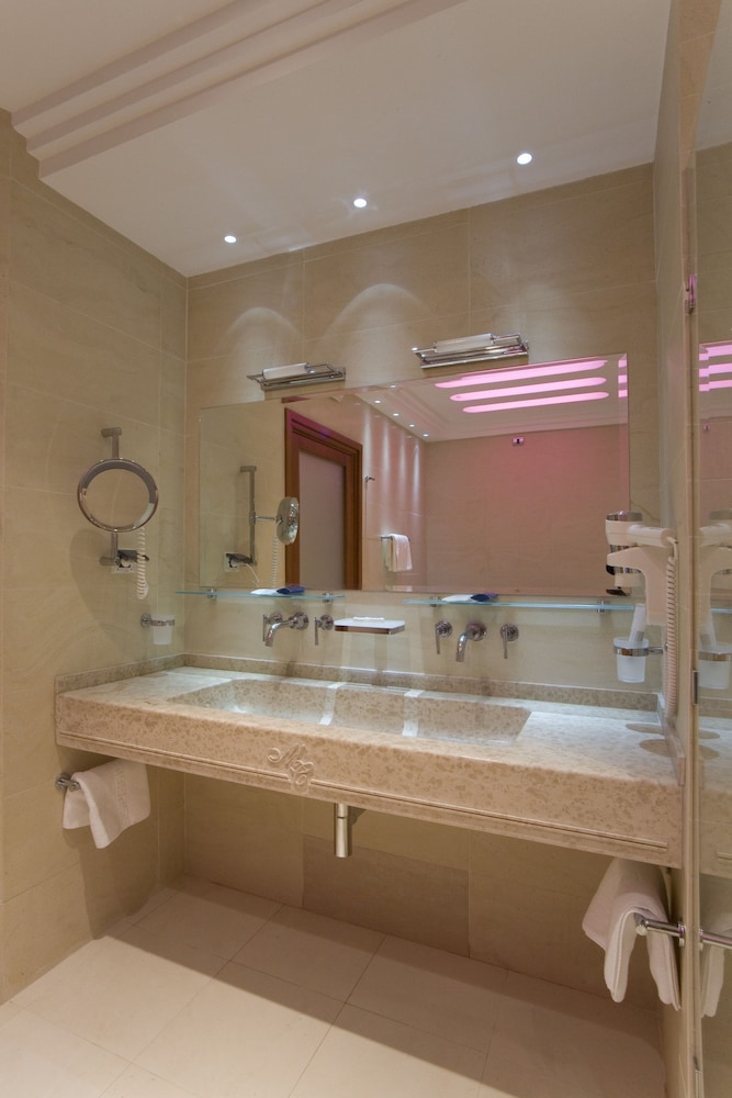 Monte Casa Spa And Wellness 46/50
