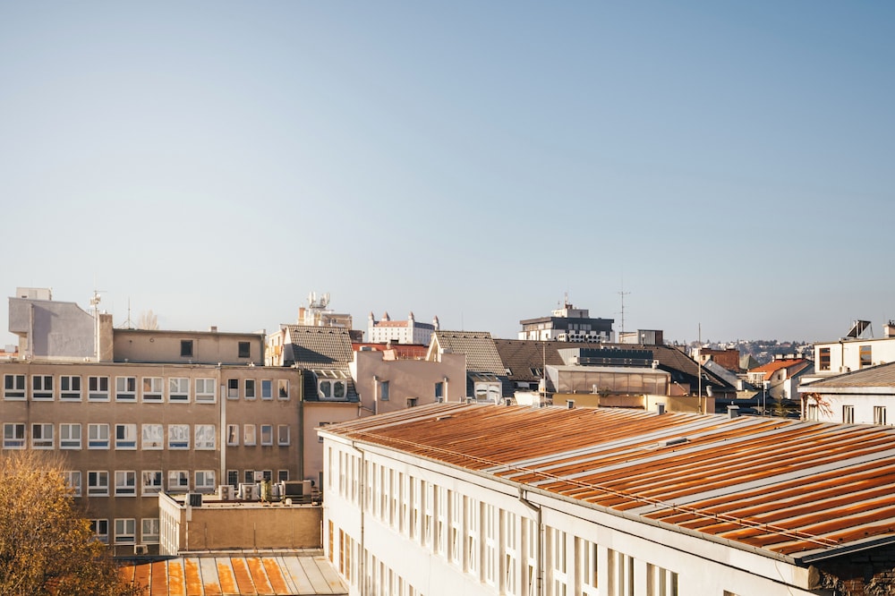 Ambiente Serviced Apartments - Centre 46/50