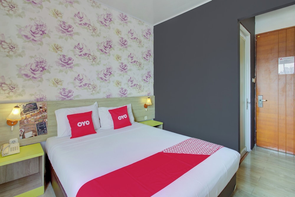 Capital O 4002 Aleander Hotel 10/42