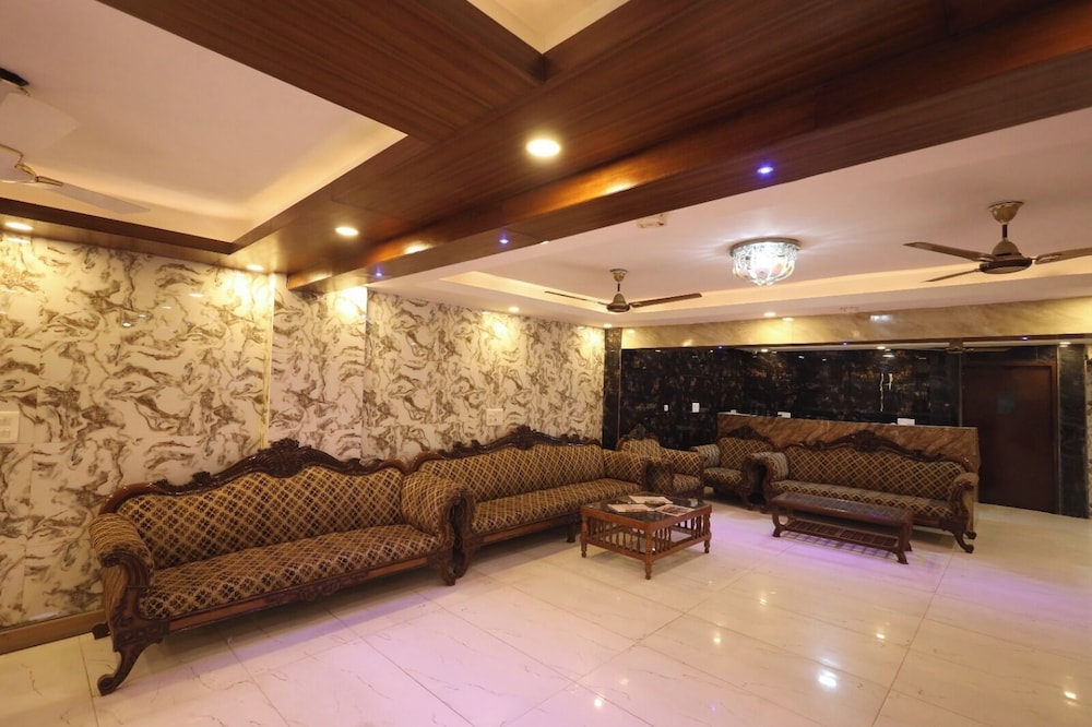 Hotel The Paramont Delhi 45/50