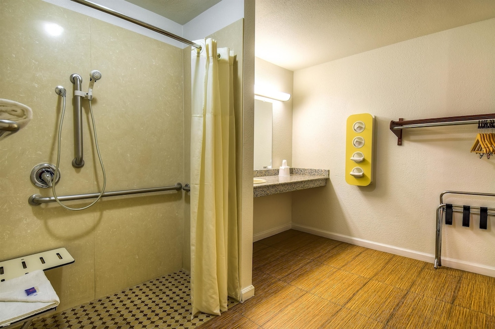 Motel6 Menifee, CA 42/71