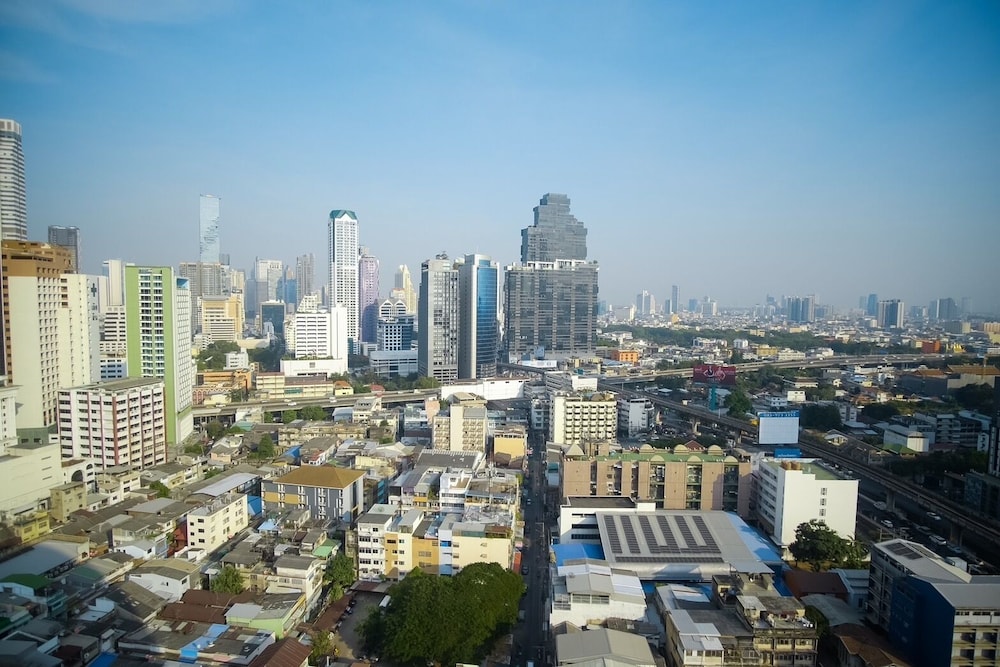 Centre Point Plus Hotel Silom 69/76