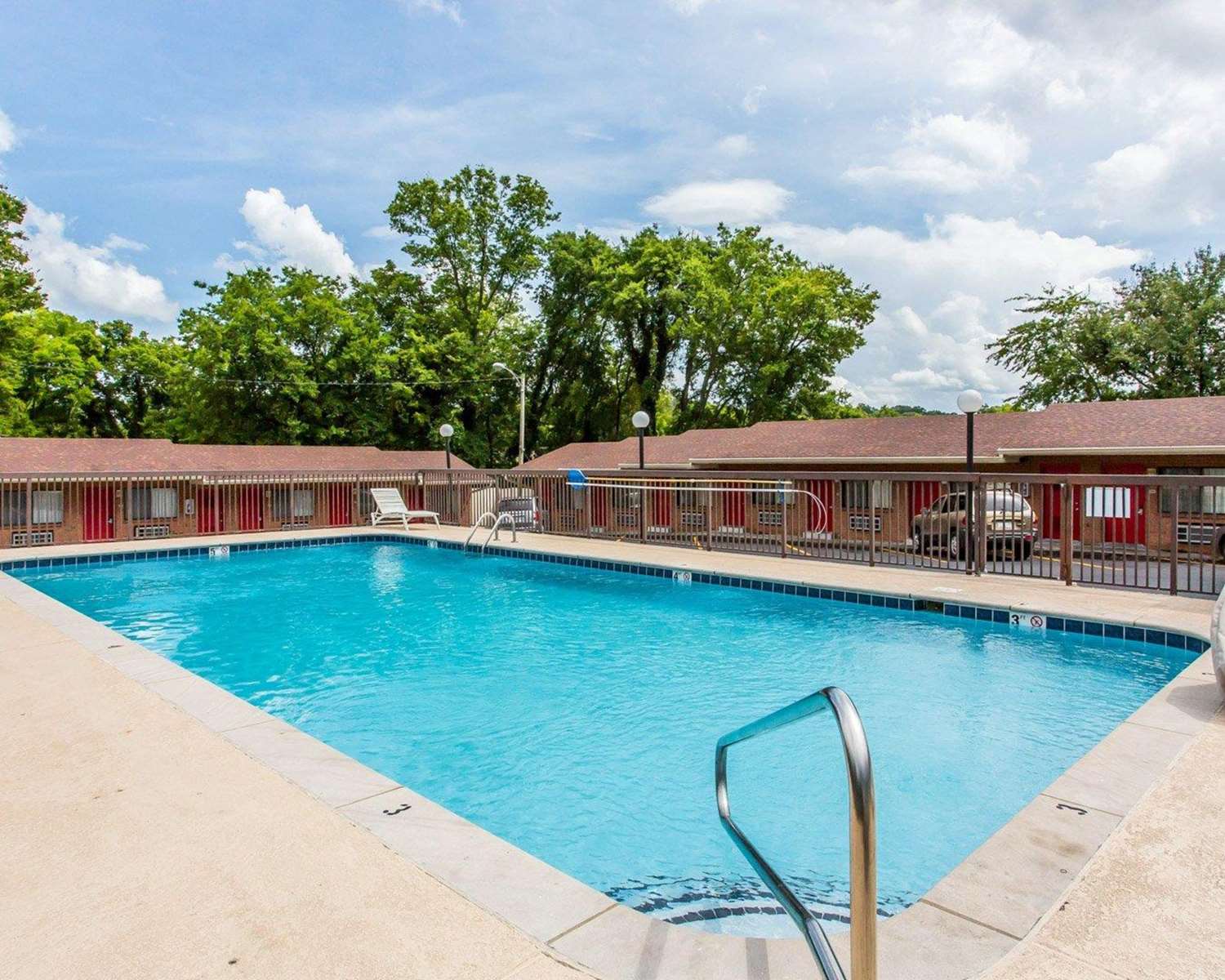 Econo Lodge North Nashville TN 15/24