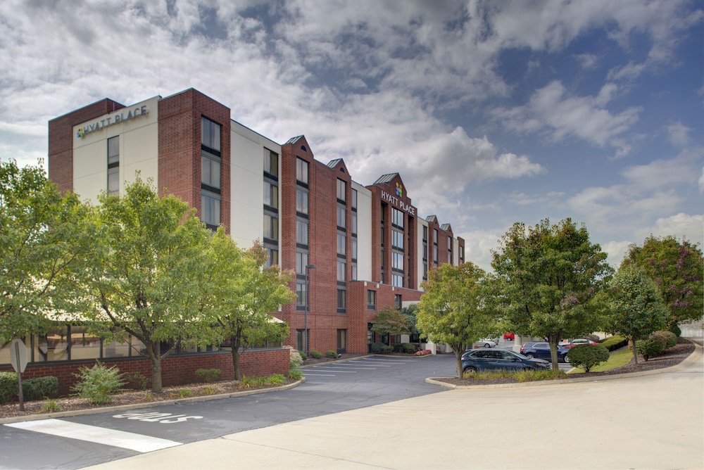 Hyatt Place Pittsburgh Airport/Robinson Mall 67/70