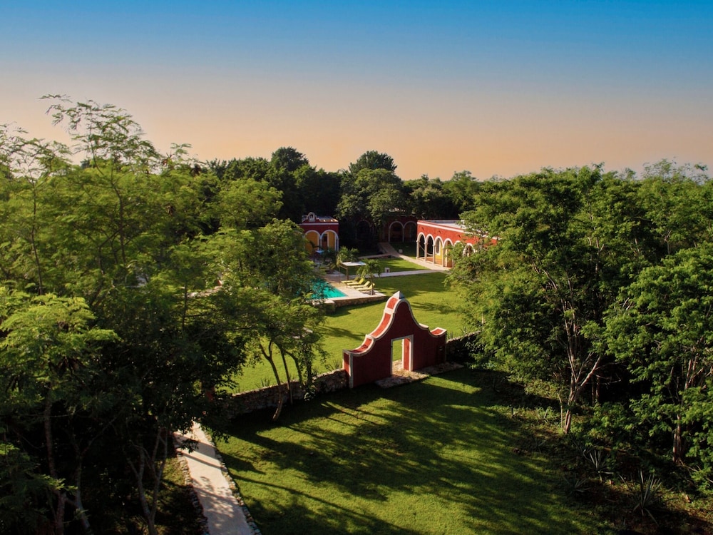 Hotel Hacienda Ticum 11/77