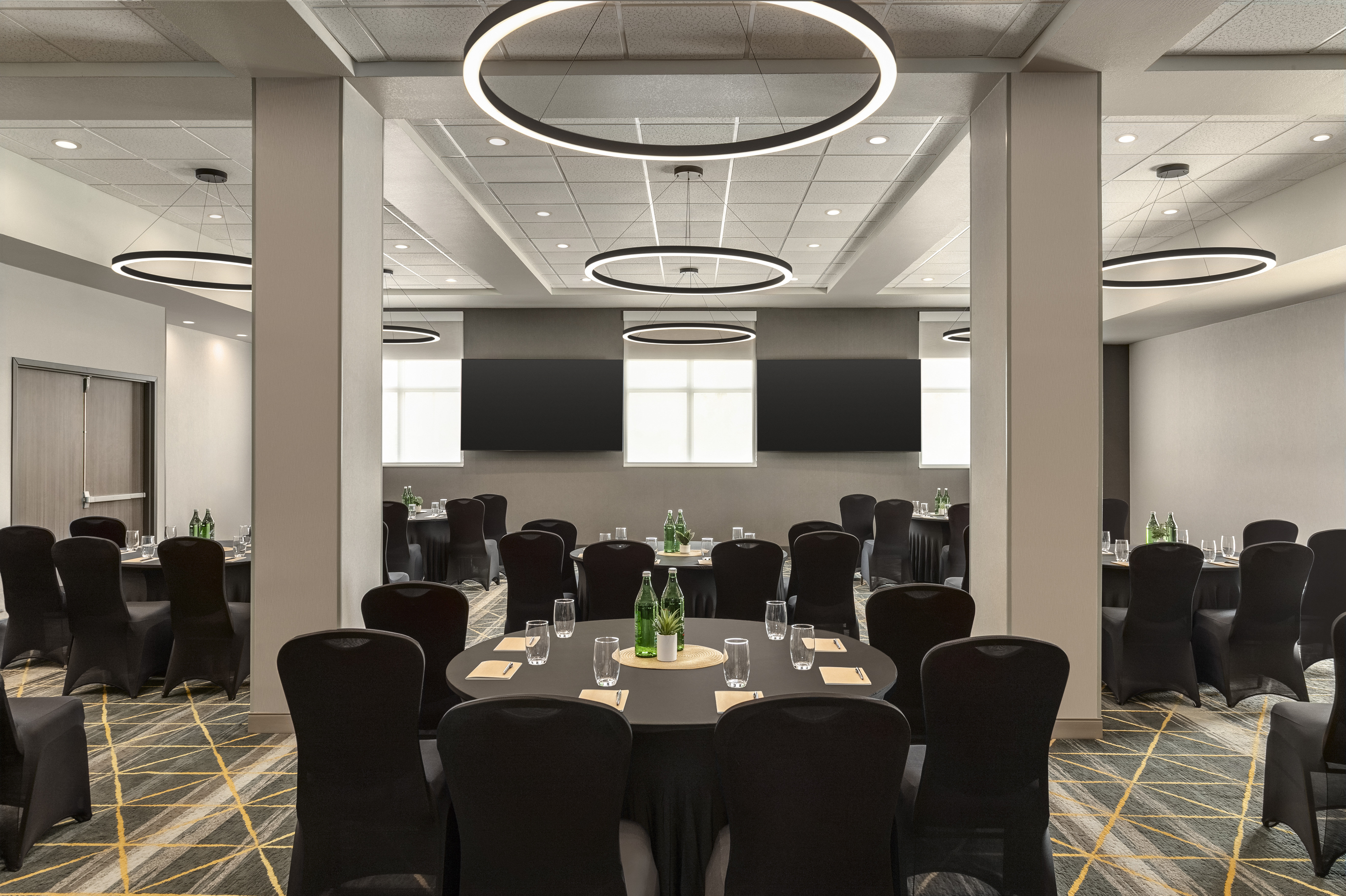 Holiday Inn Hotel And Suites Commerce City Denver Airport 39/50