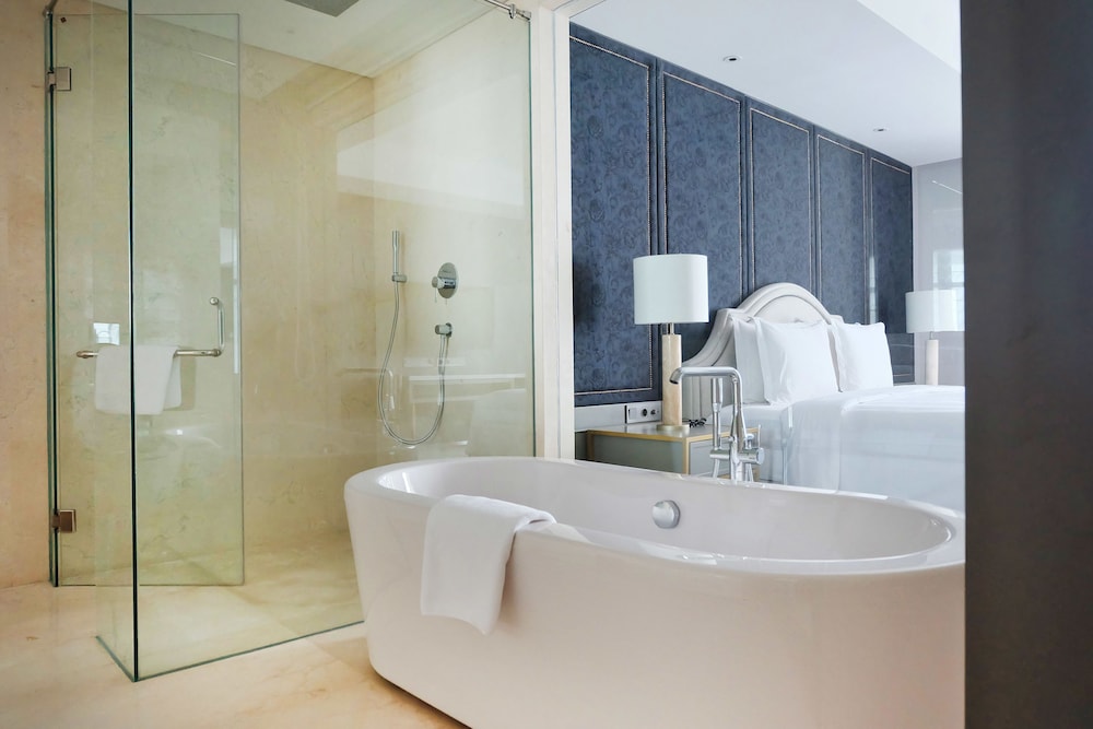 Goodrich Suites Jakarta 61/62