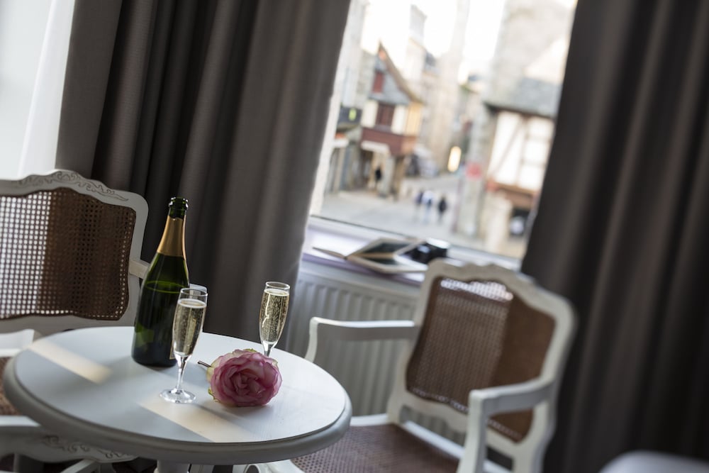 HOTEL ARVOR 32/36