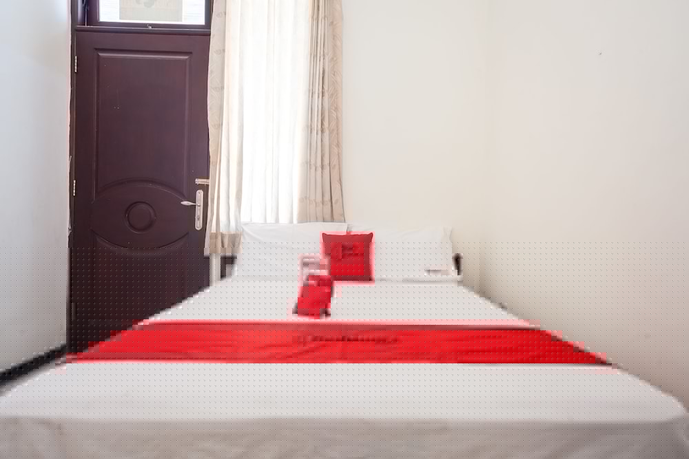Reddoorz @ Raya Ngagel 2 8/35